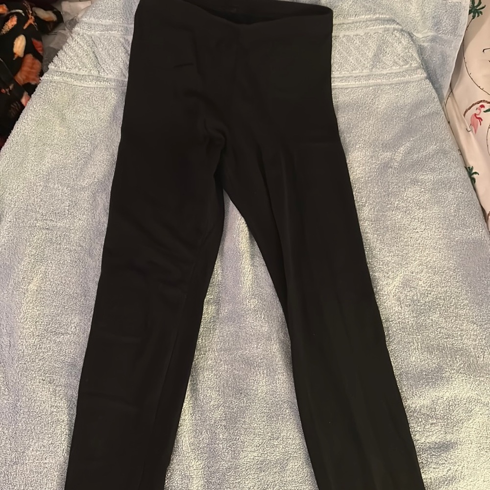 L girls black old navy leggings!